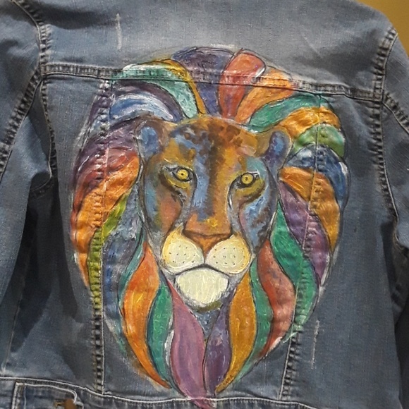 Women's handpainted lion denim jacket - Picture 1 of 6